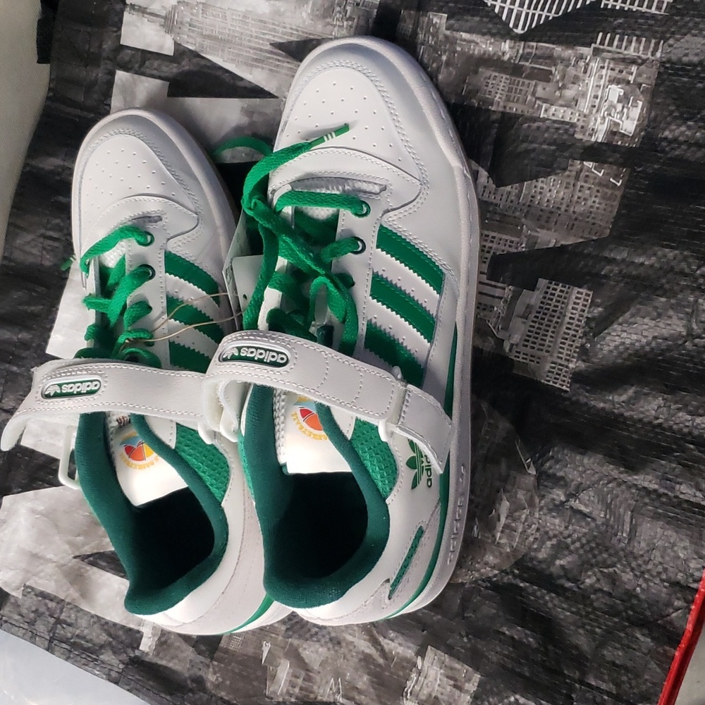 NWT Adidas Men's Forum Low White and Green Sneakers - Picture 5 of 10